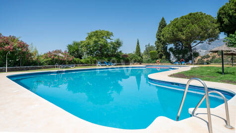 Charming Townhouse with Private Garden in Altos de Los Monteros