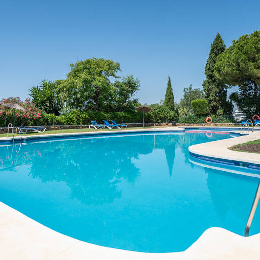 Charming Townhouse with Private Garden in Altos de Los Monteros