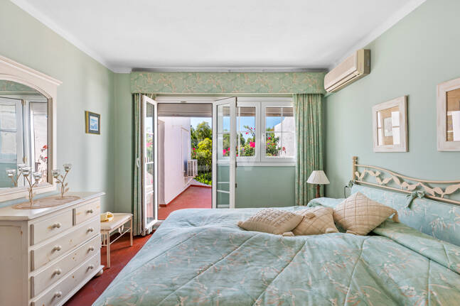 Charming Townhouse with Private Garden in Altos de Los Monteros