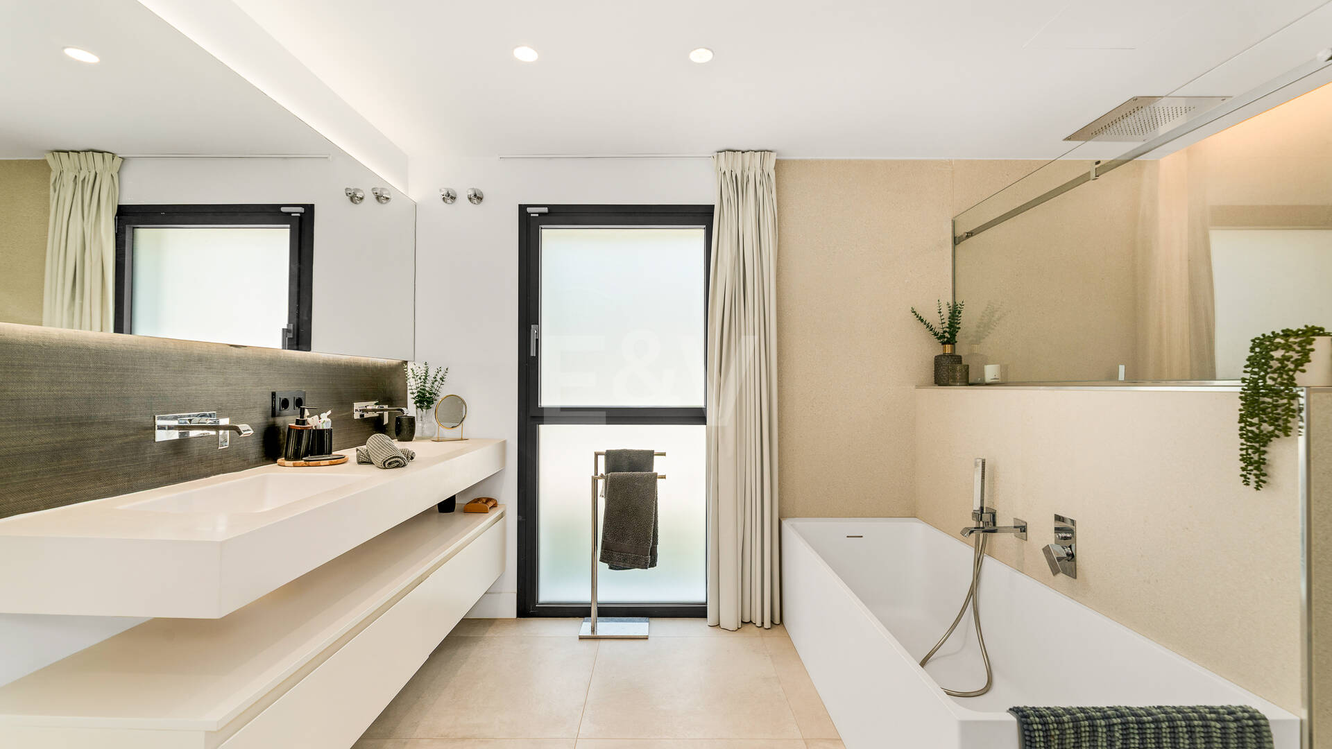 Elegant Modern Villa close to Aloha Golf