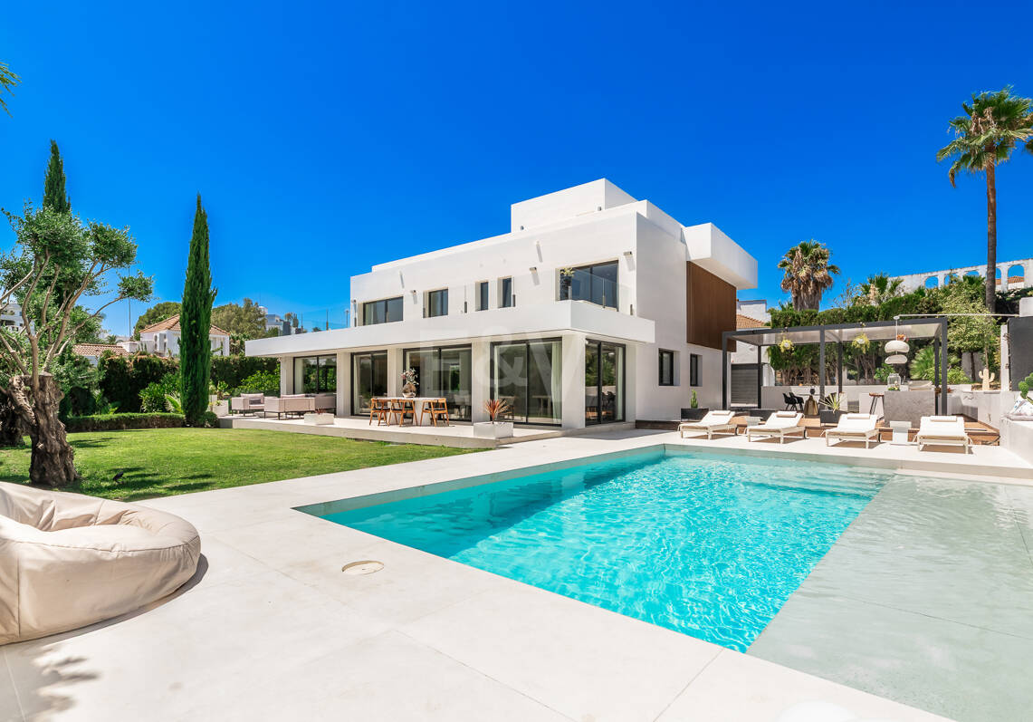 Elégante Villa moderne à proximité de Aloha Golf