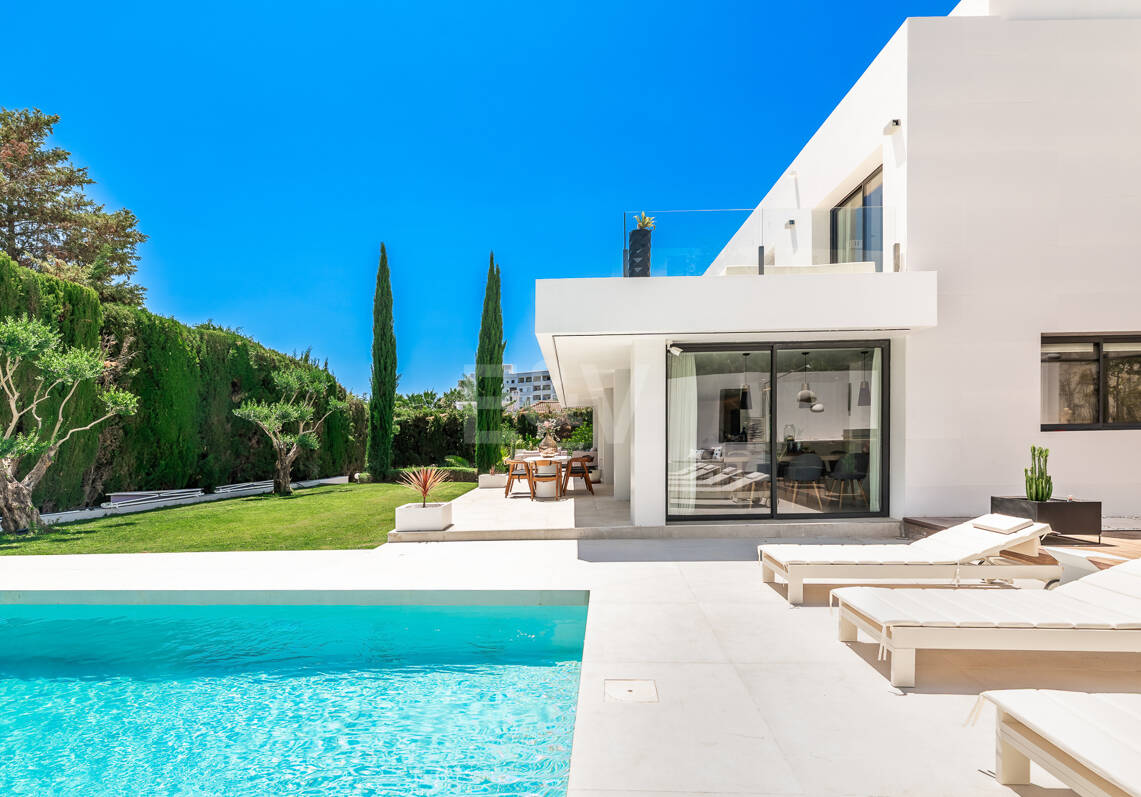 Elégante Villa moderne à proximité de Aloha Golf