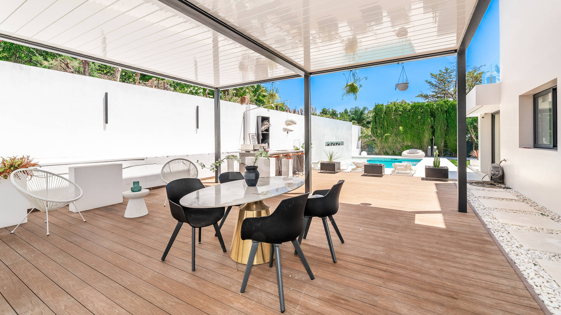 Elegant Modern Villa close to Aloha Golf