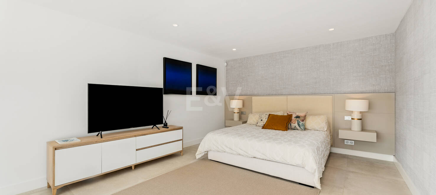 Elegant Modern Villa close to Aloha Golf