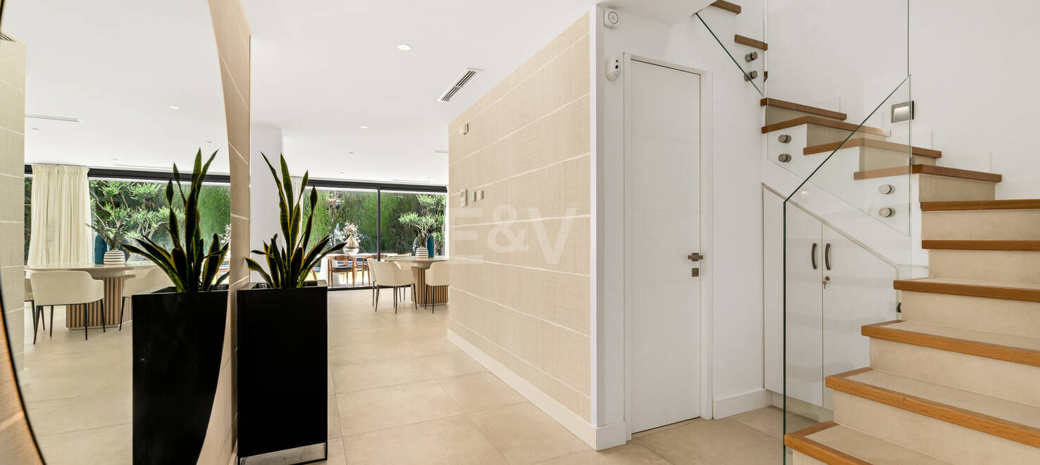 Elegant Modern Villa close to Aloha Golf