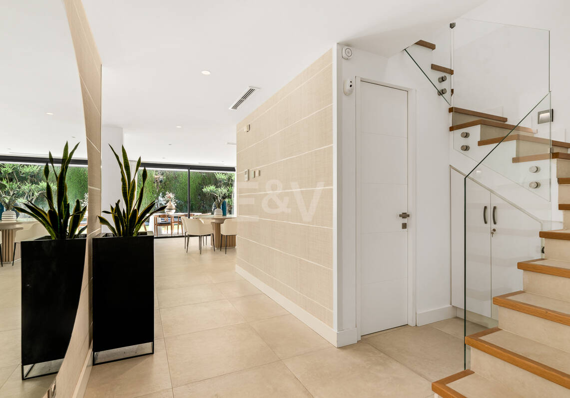 Elégante Villa moderne à proximité de Aloha Golf