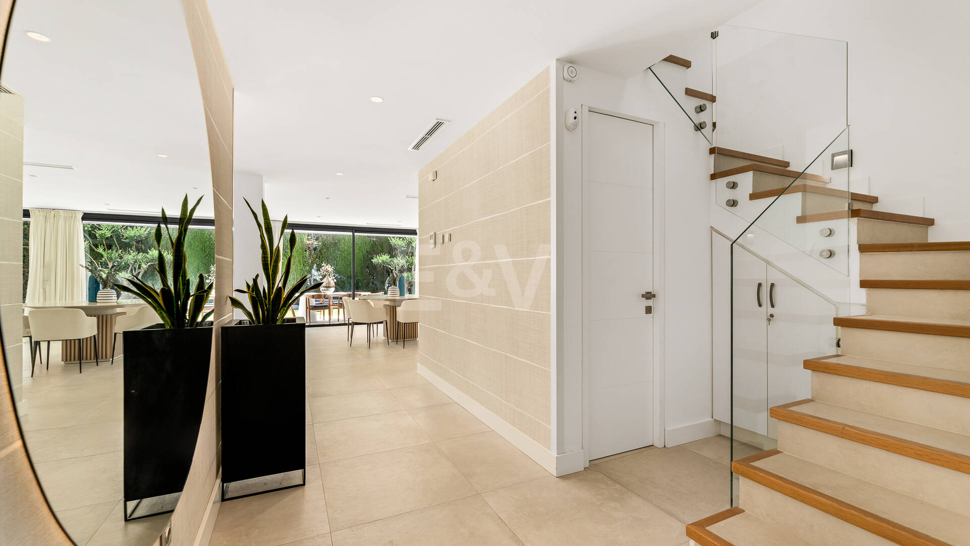 Elegant Modern Villa close to Aloha Golf