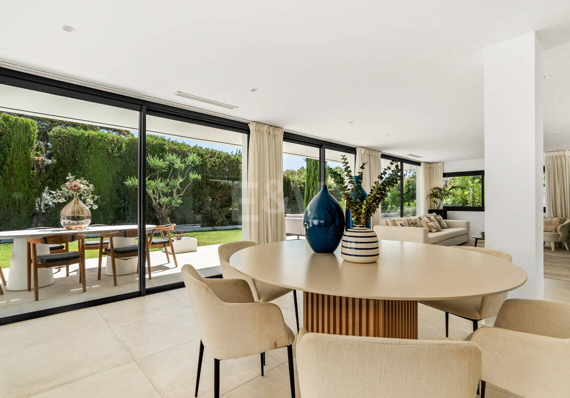 Elégante Villa moderne à proximité de Aloha Golf