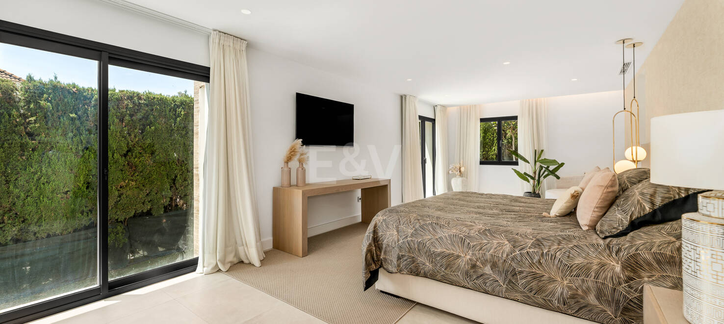 Elegant Modern Villa close to Aloha Golf