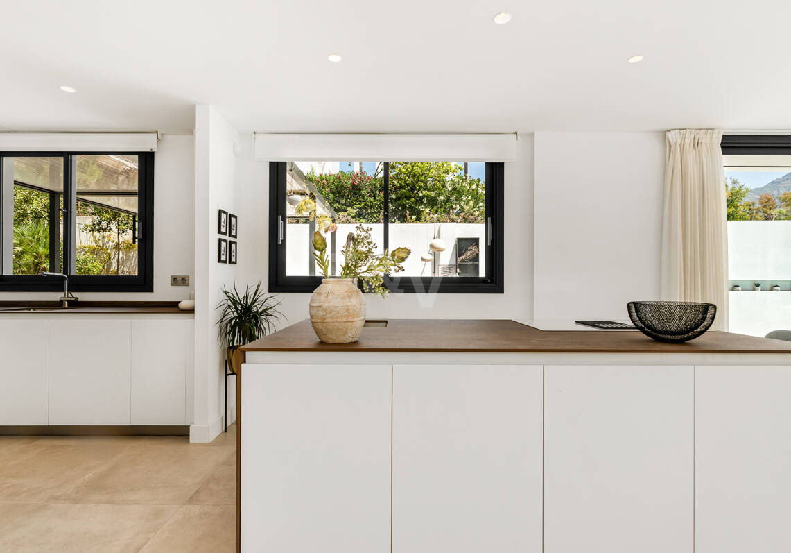 Elégante Villa moderne à proximité de Aloha Golf