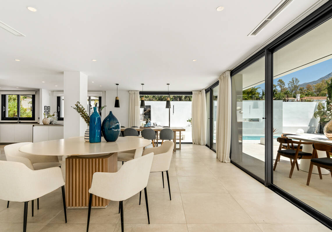 Elégante Villa moderne à proximité de Aloha Golf
