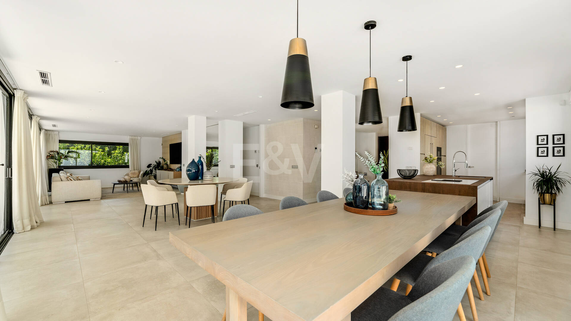 Elegant Modern Villa close to Aloha Golf