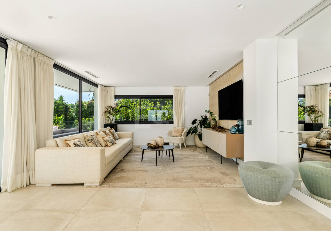 Elégante Villa moderne à proximité de Aloha Golf