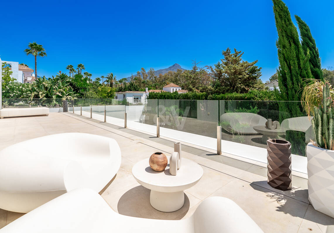 Elégante Villa moderne à proximité de Aloha Golf