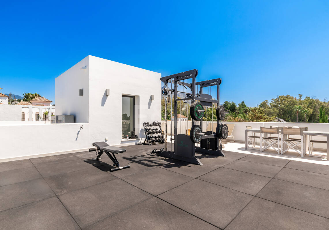 Elégante Villa moderne à proximité de Aloha Golf