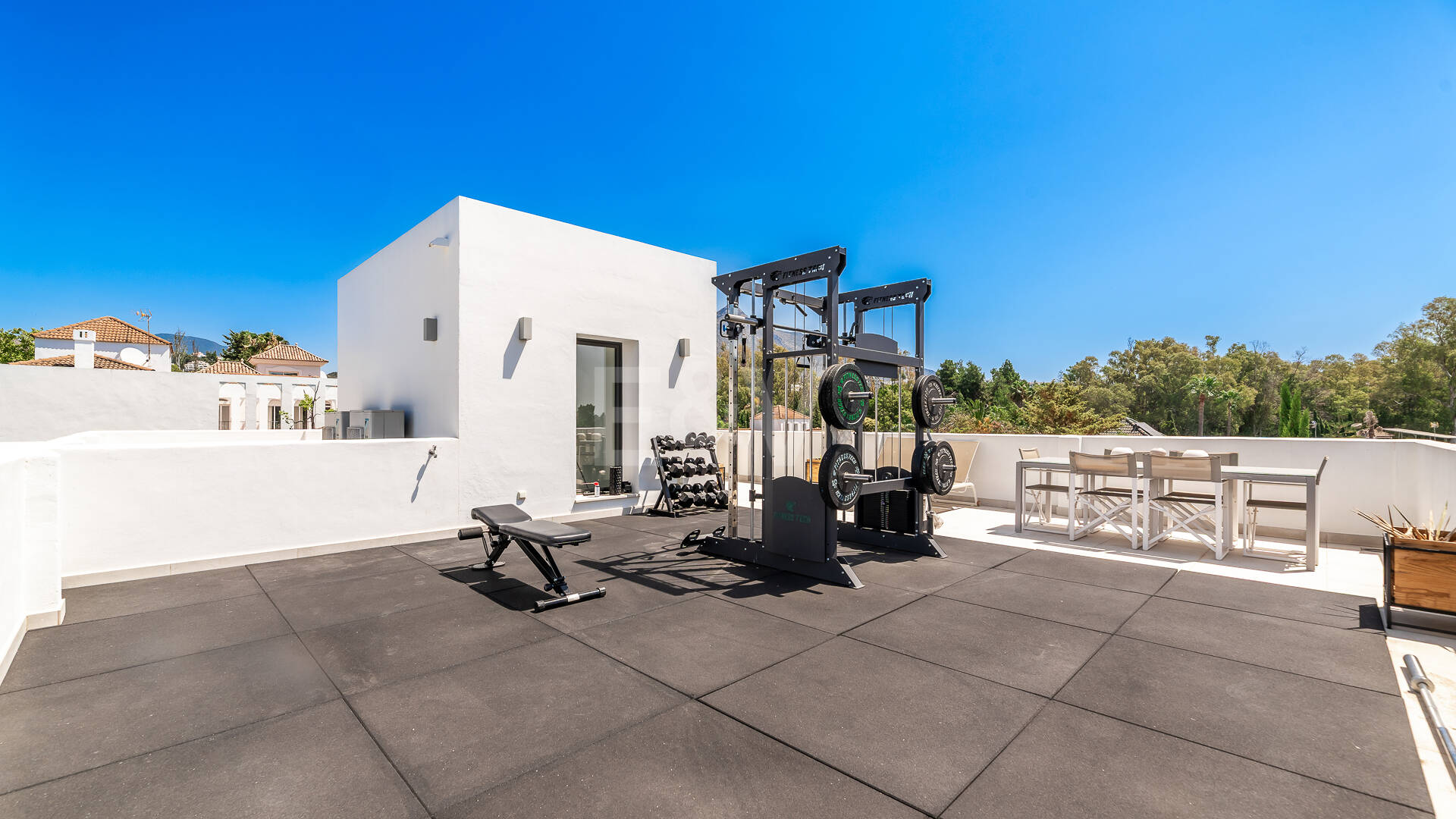 Elegant Modern Villa close to Aloha Golf