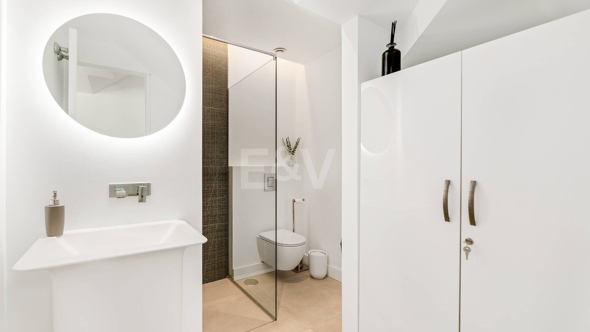 Elegant Modern Villa close to Aloha Golf