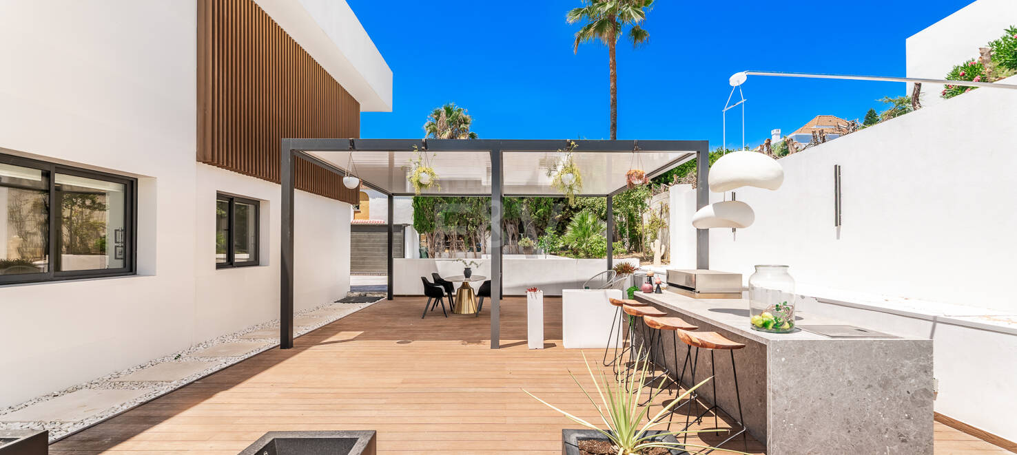 Elegant Modern Villa close to Aloha Golf