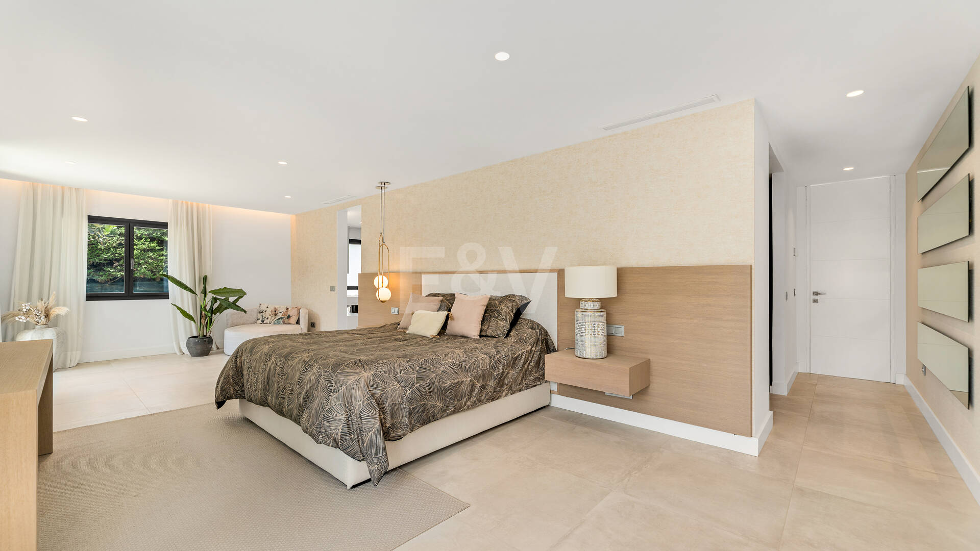 Elegant Modern Villa close to Aloha Golf