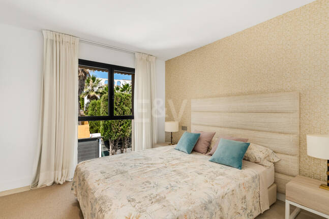 Elegant Modern Villa close to Aloha Golf