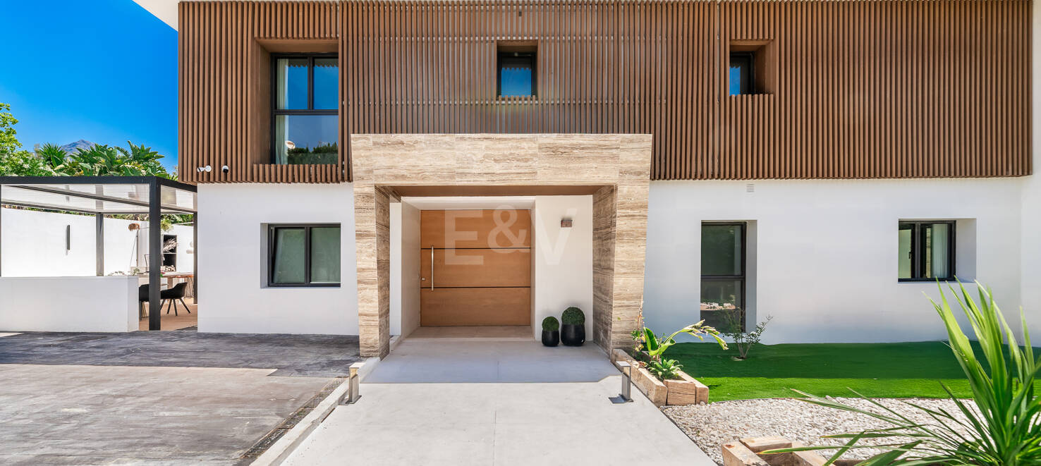 Elegant Modern Villa close to Aloha Golf