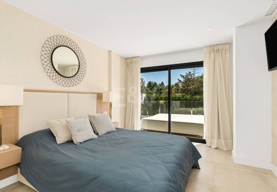 Elegant Modern Villa close to Aloha Golf