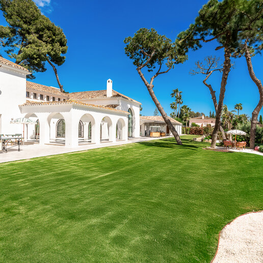Die spektakulärste Villa in Los Monteros – nur wenige Schritte vom Strand entfernt