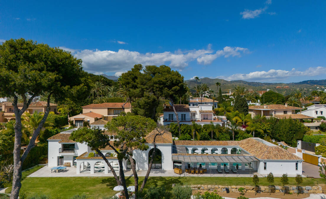Die spektakulärste Villa in Los Monteros – nur wenige Schritte vom Strand entfernt