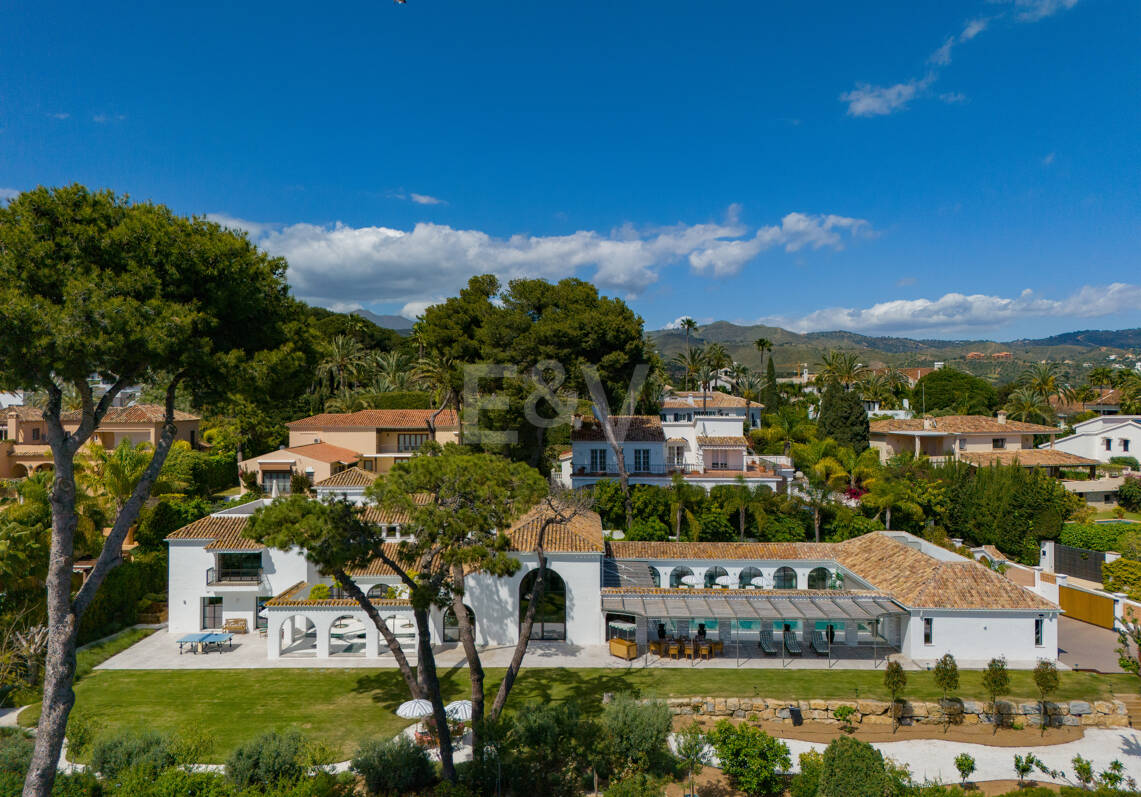 Plus spectaculaire Villa à Los Monteros, à quelques pas de la plage