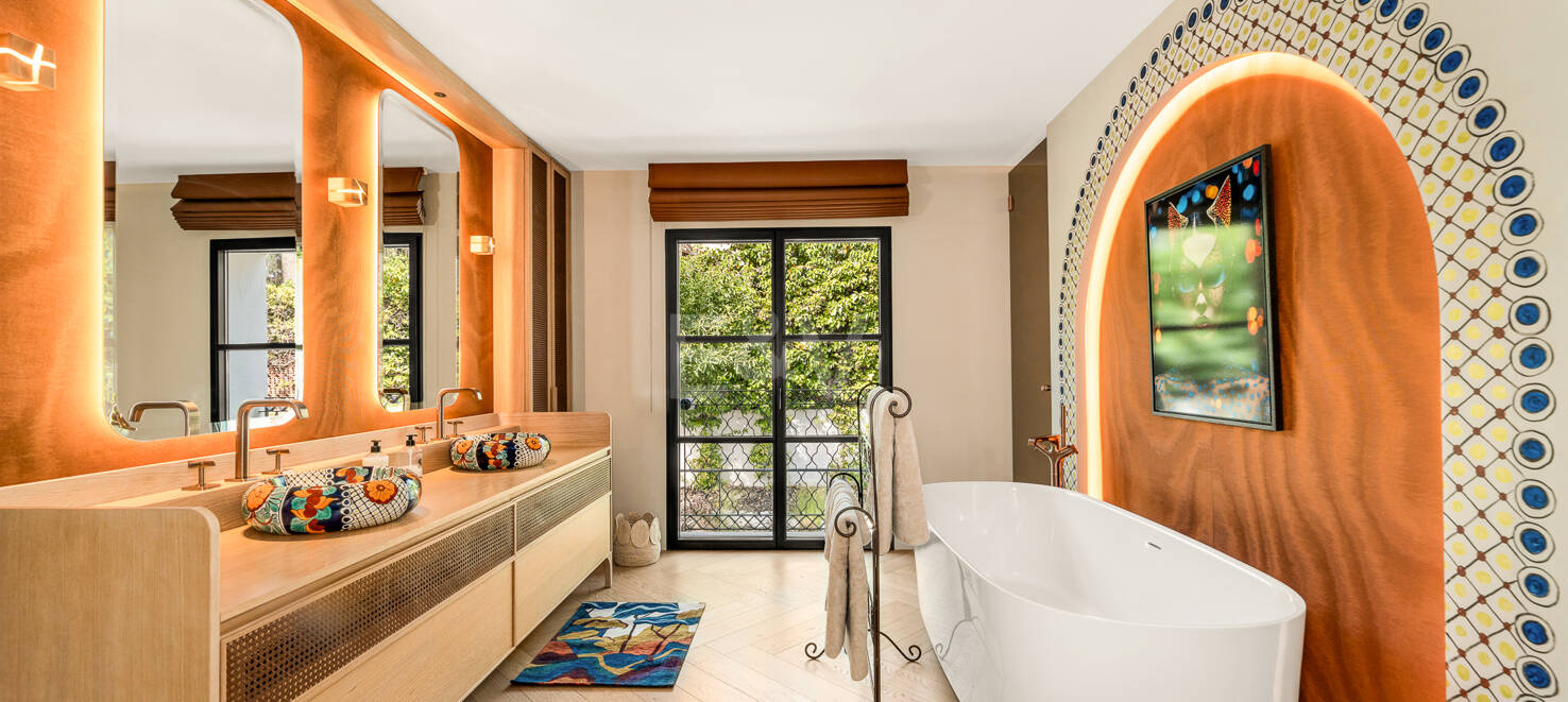 Plus spectaculaire Villa à Los Monteros, à quelques pas de la plage