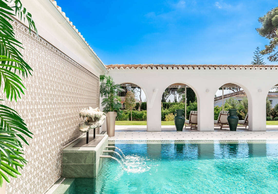 Plus spectaculaire Villa à Los Monteros, à quelques pas de la plage