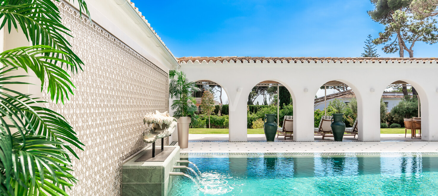 Die spektakulärste Villa in Los Monteros – nur wenige Schritte vom Strand entfernt