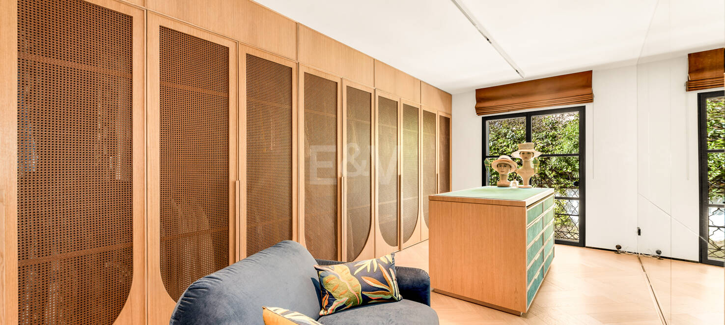 Plus spectaculaire Villa à Los Monteros, à quelques pas de la plage