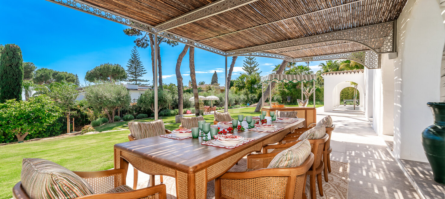 Die spektakulärste Villa in Los Monteros – nur wenige Schritte vom Strand entfernt
