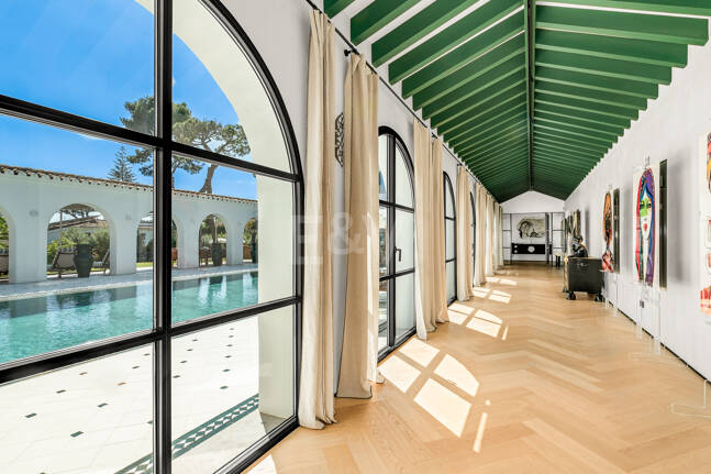 Espectacular villa en Los Monteros a unos metros de la playa