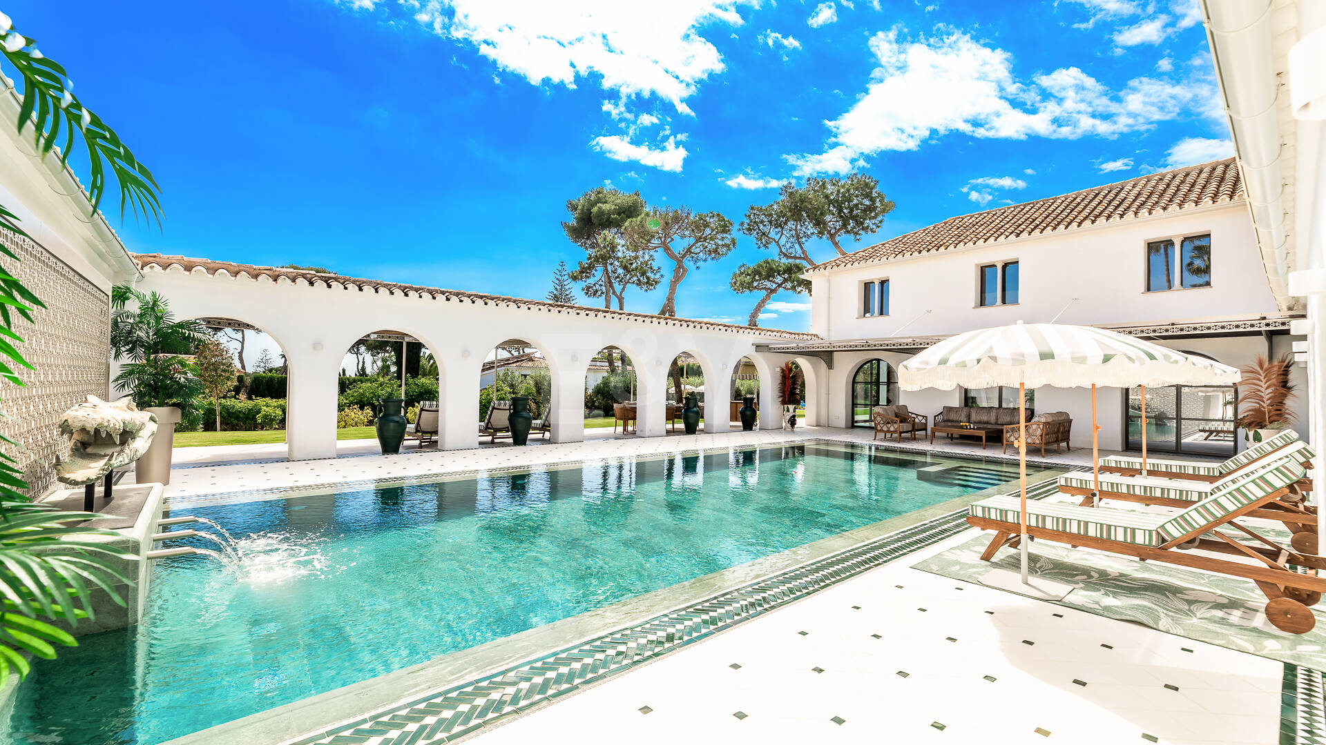 Espectacular villa en Los Monteros a unos metros de la playa