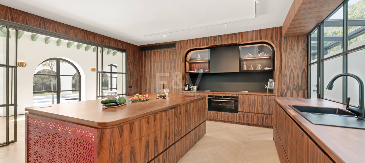 Plus spectaculaire Villa à Los Monteros, à quelques pas de la plage