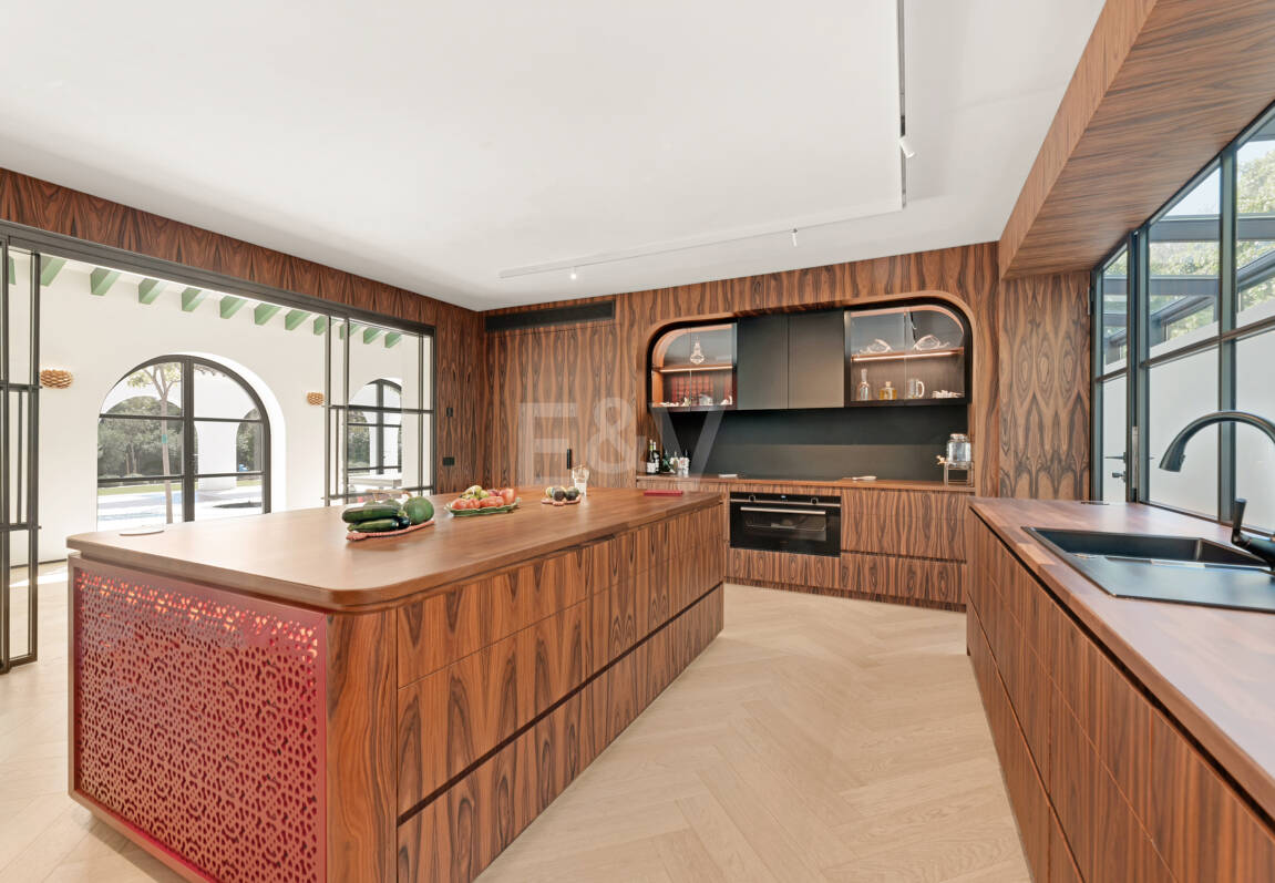 Espectacular villa en Los Monteros a unos metros de la playa