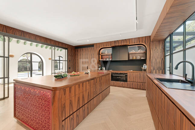 Espectacular villa en Los Monteros a unos metros de la playa