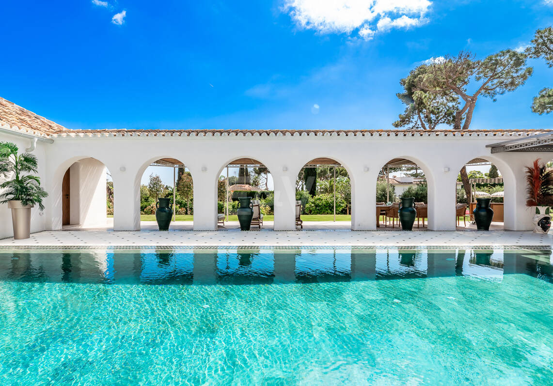 Plus spectaculaire Villa à Los Monteros, à quelques pas de la plage