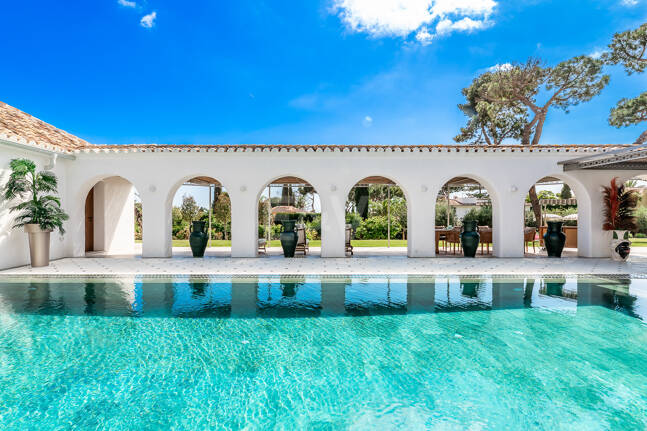 Espectacular villa en Los Monteros a unos metros de la playa