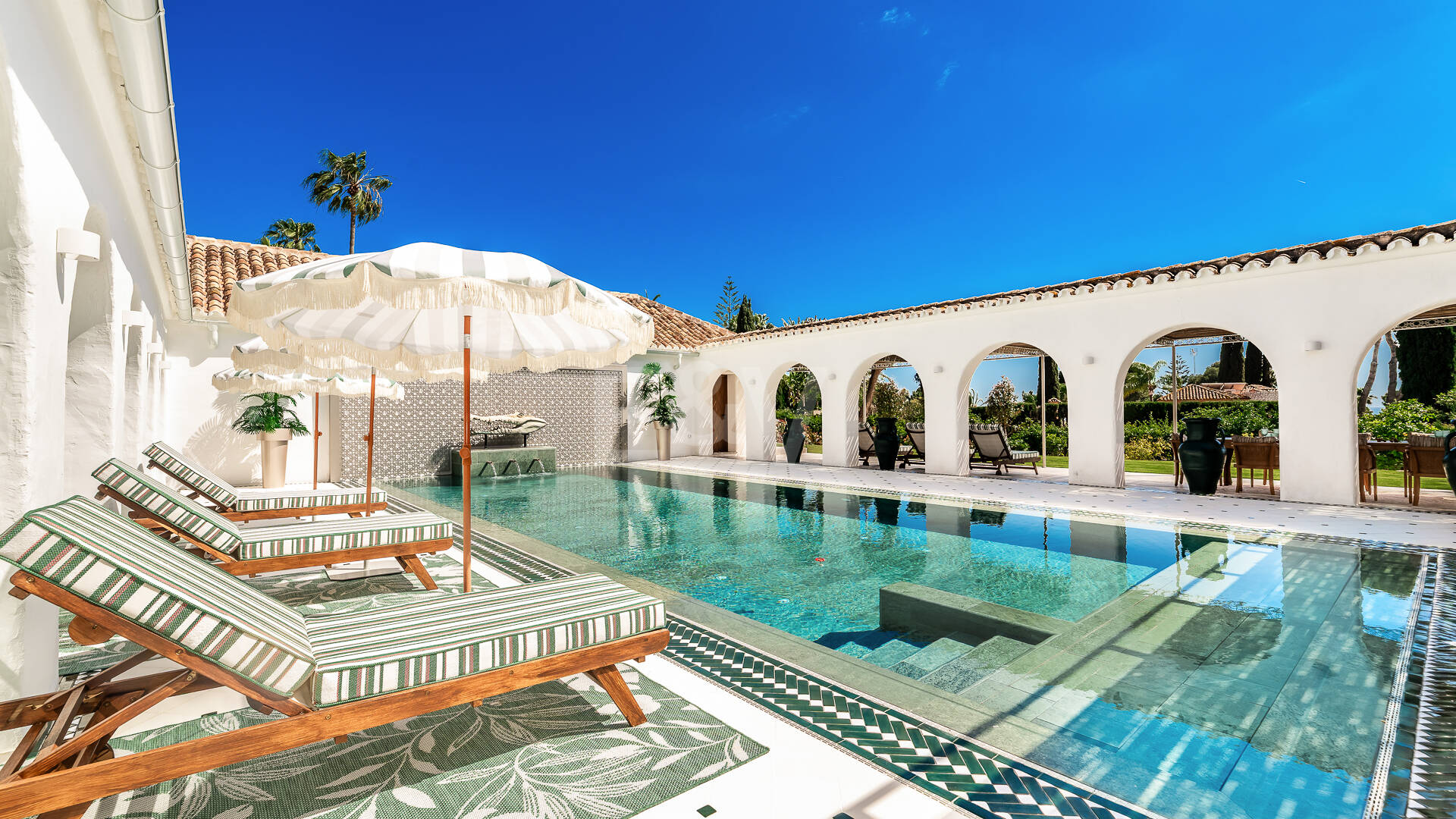 Espectacular villa en Los Monteros a unos metros de la playa