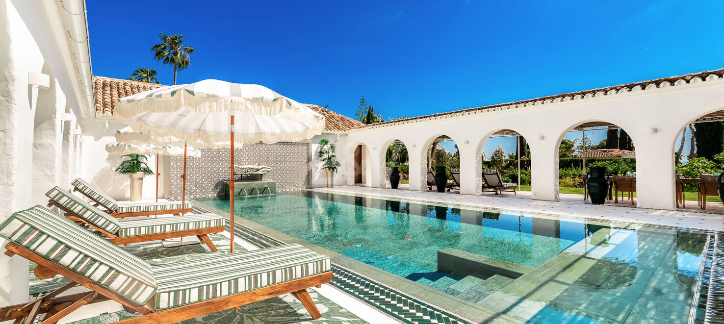 Plus spectaculaire Villa à Los Monteros, à quelques pas de la plage