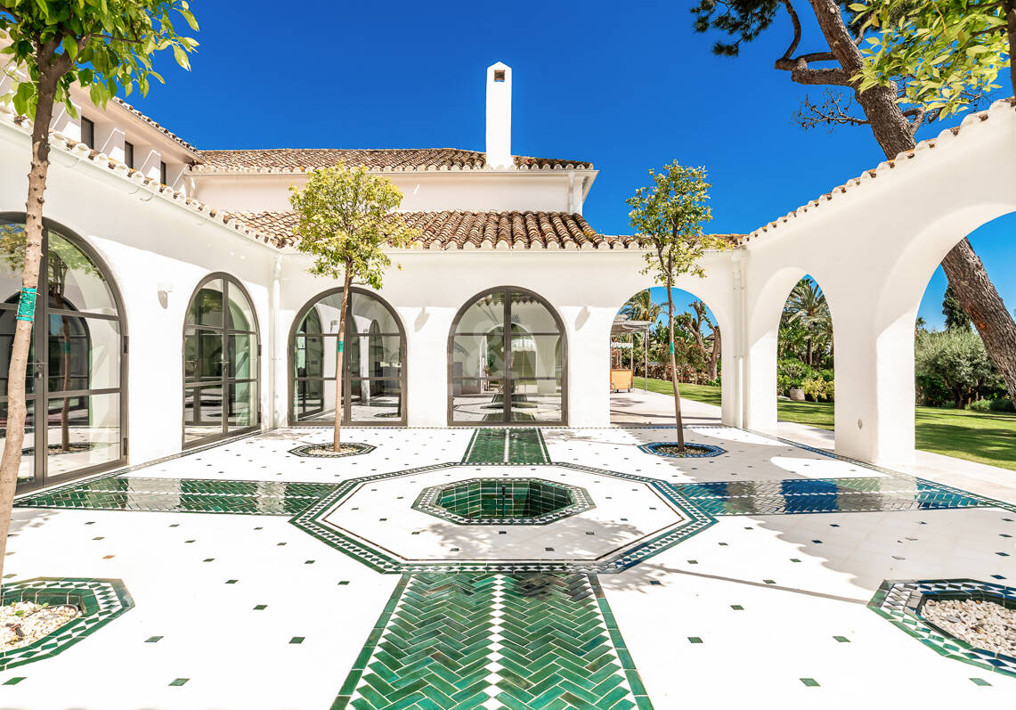 Plus spectaculaire Villa à Los Monteros, à quelques pas de la plage