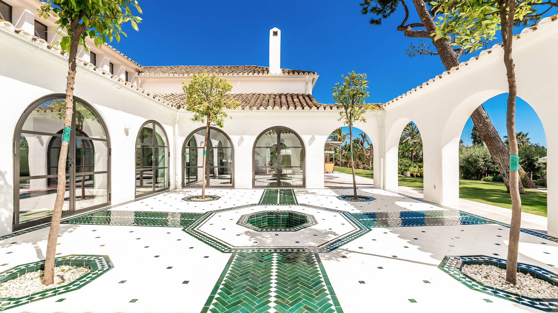 Espectacular villa en Los Monteros a unos metros de la playa