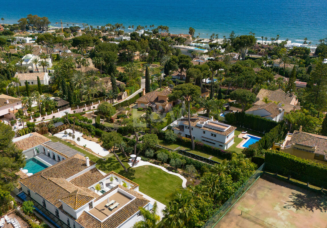 Plus spectaculaire Villa à Los Monteros, à quelques pas de la plage
