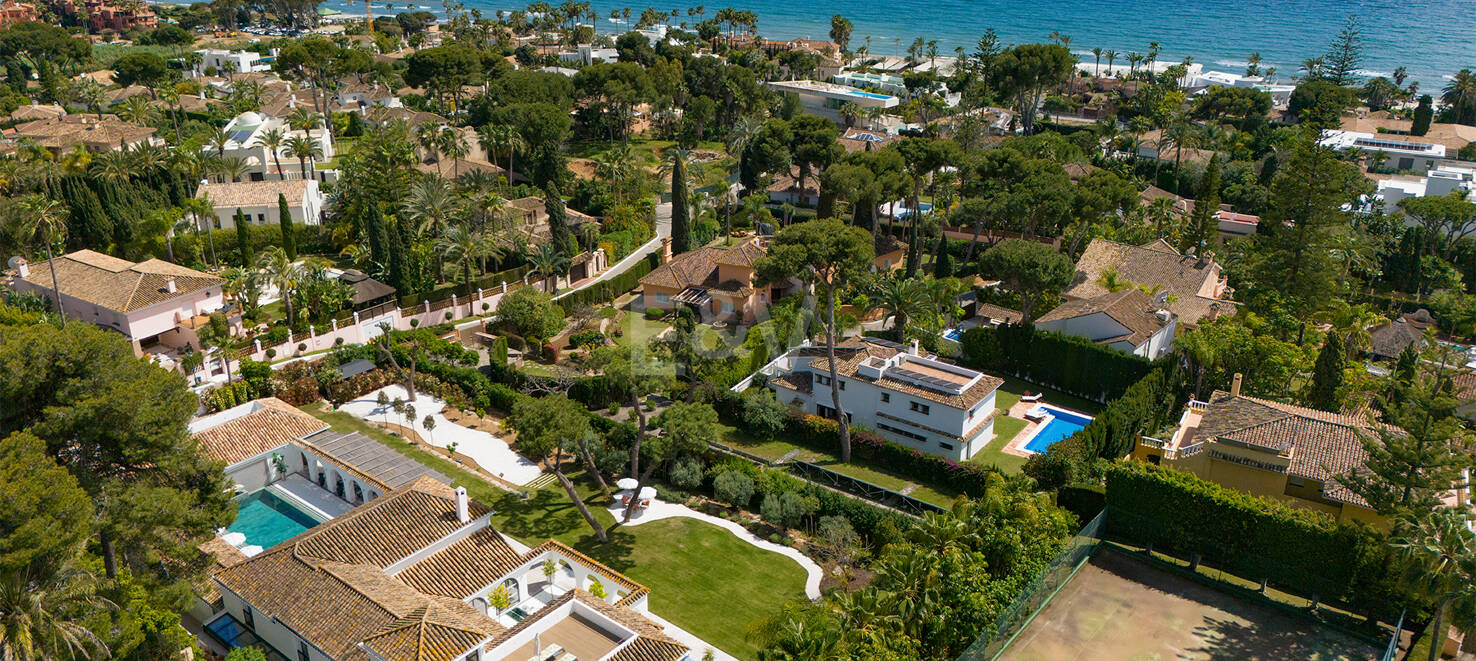 Plus spectaculaire Villa à Los Monteros, à quelques pas de la plage