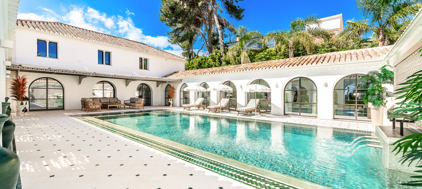 Die spektakulärste Villa in Los Monteros – nur wenige Schritte vom Strand entfernt