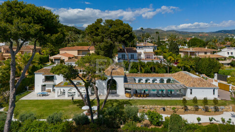 Espectacular villa en Los Monteros a unos metros de la playa