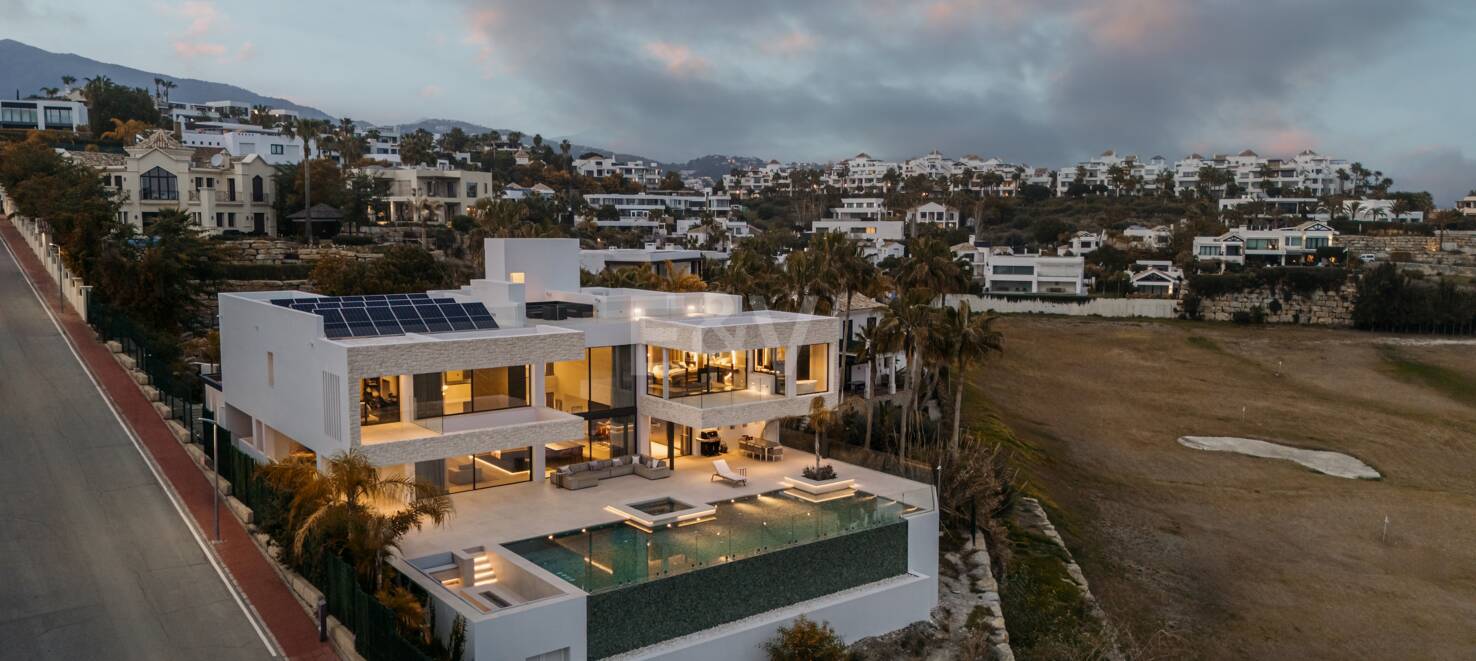 Contemporary luxury villa with open views in La Alqueria
